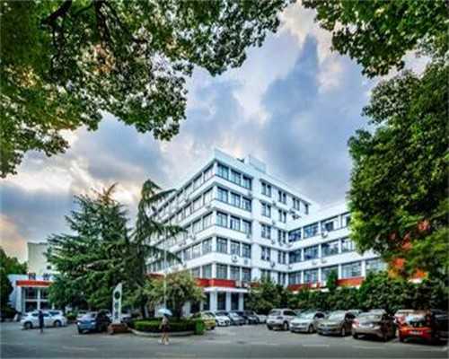 试管代孕供卵公司_代孕中心成功率,胚胎移植后想快速着床，这些因素不得不考